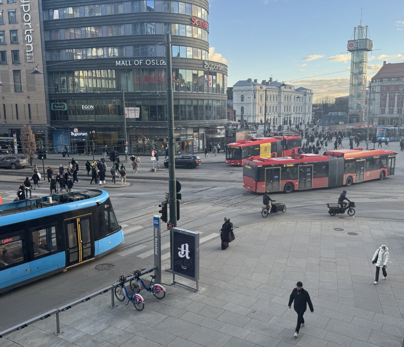 Bildet viser Jernbanetorget i Oslo