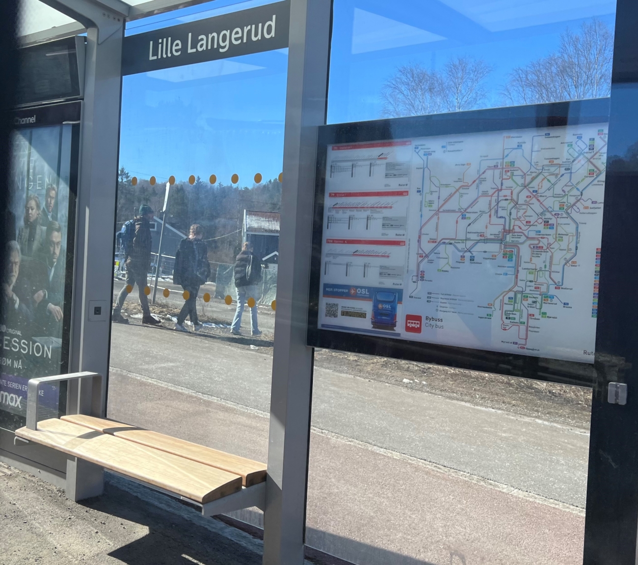 Passasjerer  vedholdeplass