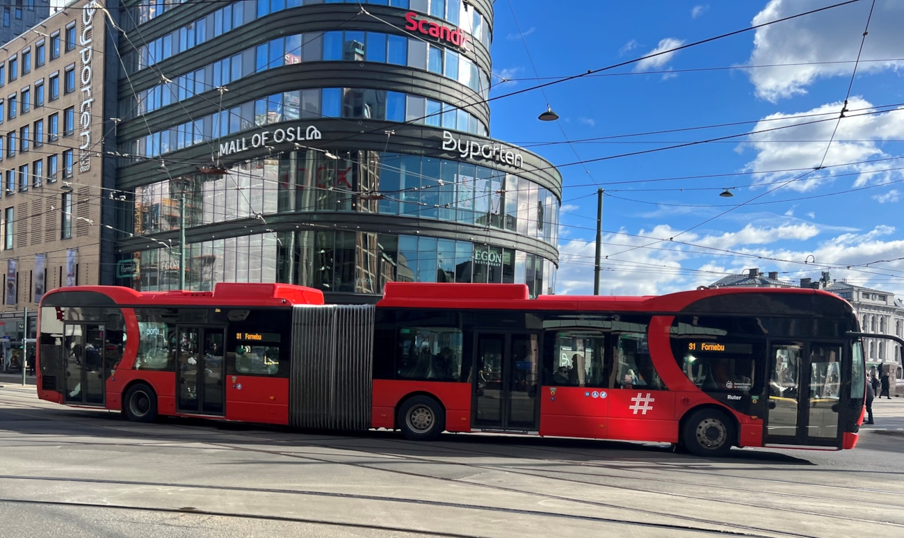 Bybuss i gatebilde